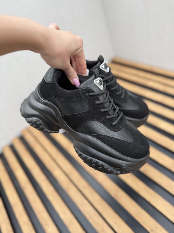 8118 BLACK